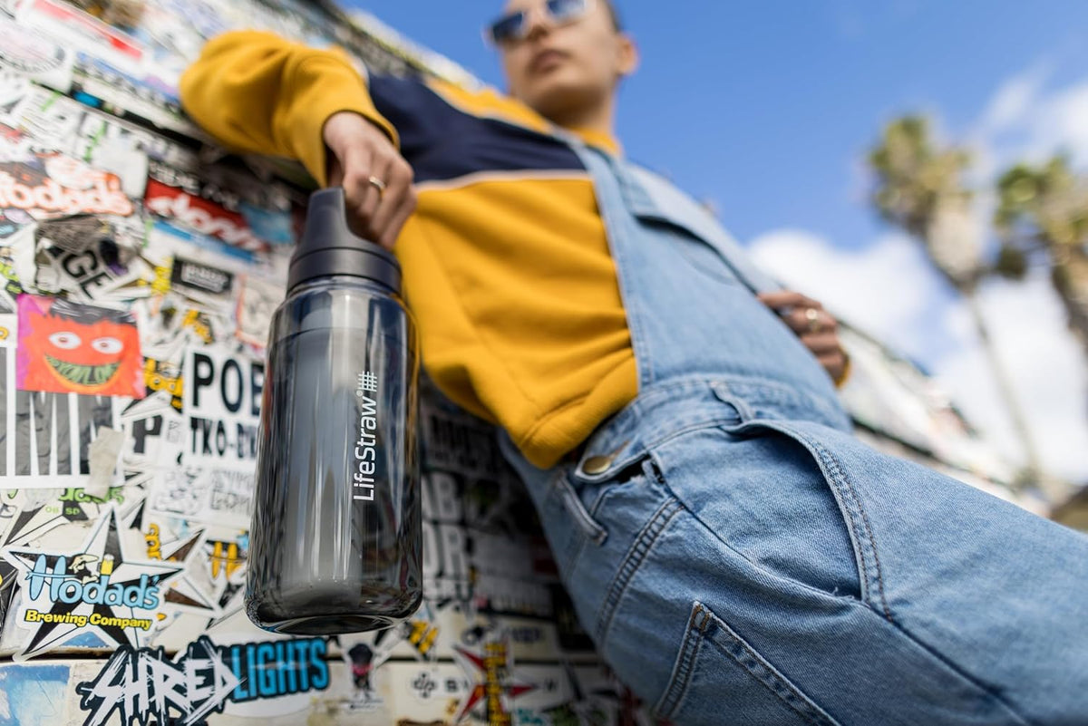 LifeStraw Go Series – BPA-Free Water Filter Bottle for Travel and Everyday Use, Removes Bacteria, Parasites and Microplastics, Improves Taste, 1L 2-Pack Icelandic Blue and Aegean Sea